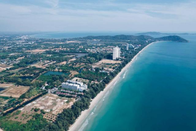 ขายที่ดินสวยมาก ริมทะเล หาดแม่รำพึง 10-3-41.8 ไร่ จ.ระยอง