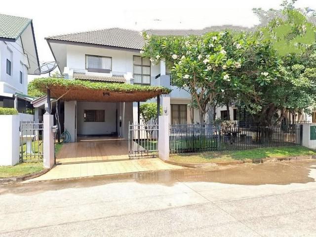 บ้านเดี่ยว 2 ชั้น สไตล์ล้านนาโมเดิร์น ทำเลดี แยกทางขึ้นสะเมิง หางดง 