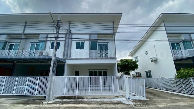 ทาวน์เฮ้าส์ เดอะมิราเคิล โครงการ 3  เพชรเกษม 63 บ้านใหม่ ซื้อมาไม่เคยอยู่ 
