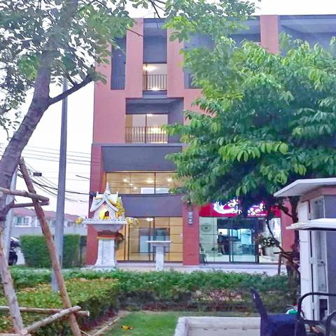 เพชรเกษม77-81 ให้เช่าอาคารพาณิชย์ 3.5ชั้นหลังมุม หนองแขม 1.2กม. 5นอน โฮมโปร เพชรเกษม 2.5 กม 29ตร.วา. 359ตร.ม. 3น้ำ ม.เอเชียอาคเนย์ 2.8กม.