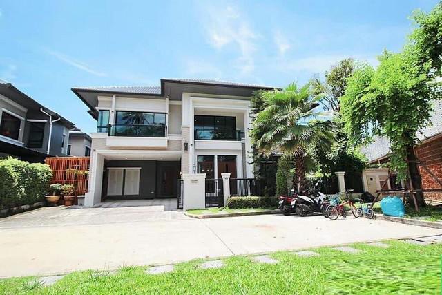 ให้เช่าบ้านเดี่ยว 2ชั้น แกรนด์บางกอก บูเลอวาร์ด สาทร เนื้อที่ 78.5 ตร.ว พื้นที่ใช้สอย 348 ตร.ม หลังริม บ้านสภาพใหม่ 
