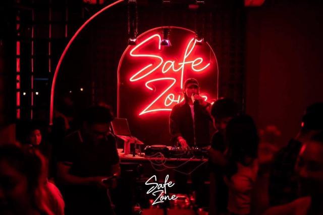 เซ้งร้าน  safe house cafe & Restaurant ตำบลปากน้ำ อำเภอเมือง จังหวัดสมุทรปราการ