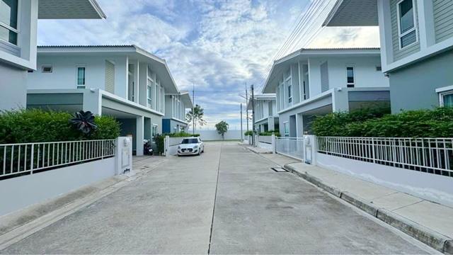 คฤหาสน์ พันท้ายนรสิงห์ให้เช่าบ้าน 2ชั้น  50 ตร.วา. 3 นอน พระราม 2 กม.18 รร.อัสสัมชัญ พระราม2 1.9 กม. จัดเต็มเฟอร์ฯ  ตลาดสดลีลา 2.1 กม.