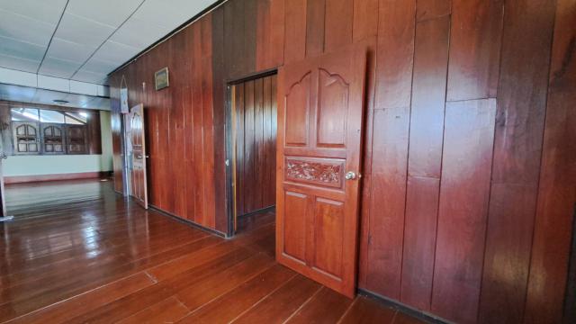 ขายบ้านพร้อมที่ดิน ติดถนนใหญ่ 4 เลน ทำเลทอง อำเภอเมือง จังหวัดเชียงราย
